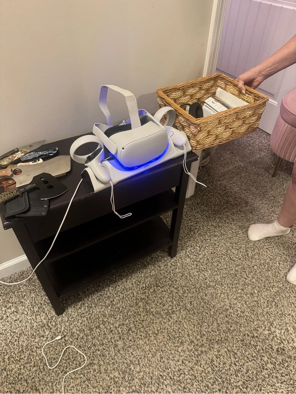 New! Medequest 2, White VR Headset with 2 Controllers -